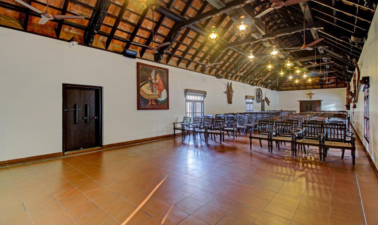 Treebo Premium Travancore Palace Cherthala Alappuzha Exterior foto