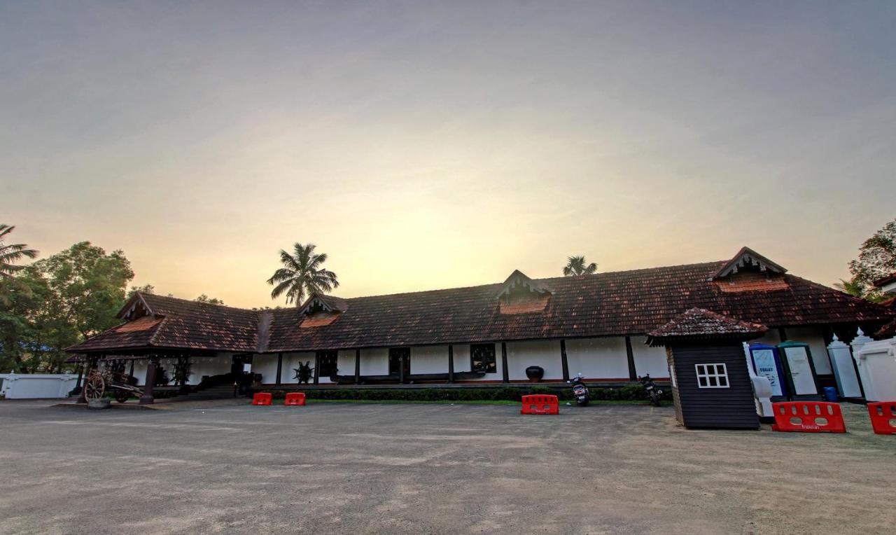 Treebo Premium Travancore Palace Cherthala Alappuzha Exterior foto