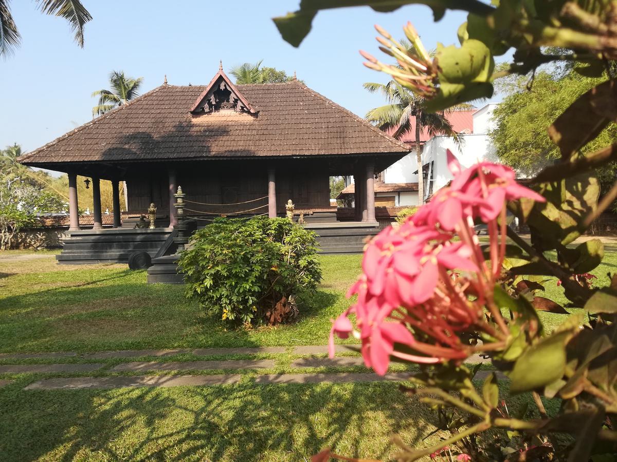 Treebo Premium Travancore Palace Cherthala Alappuzha Exterior foto